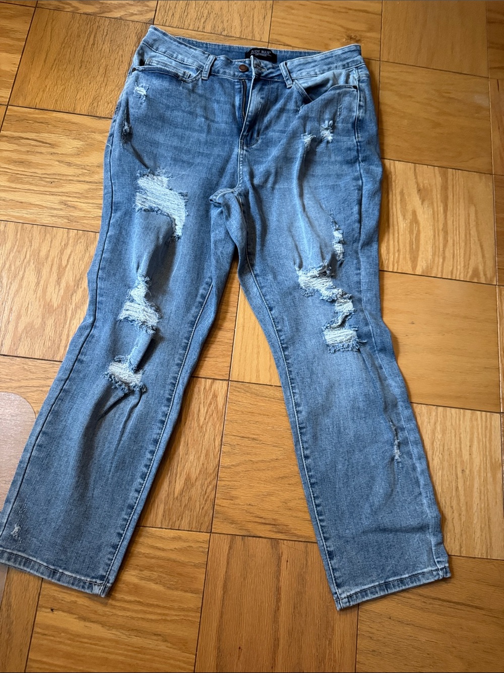 Judy Blue Light Blue Distressed Ankle Jeans